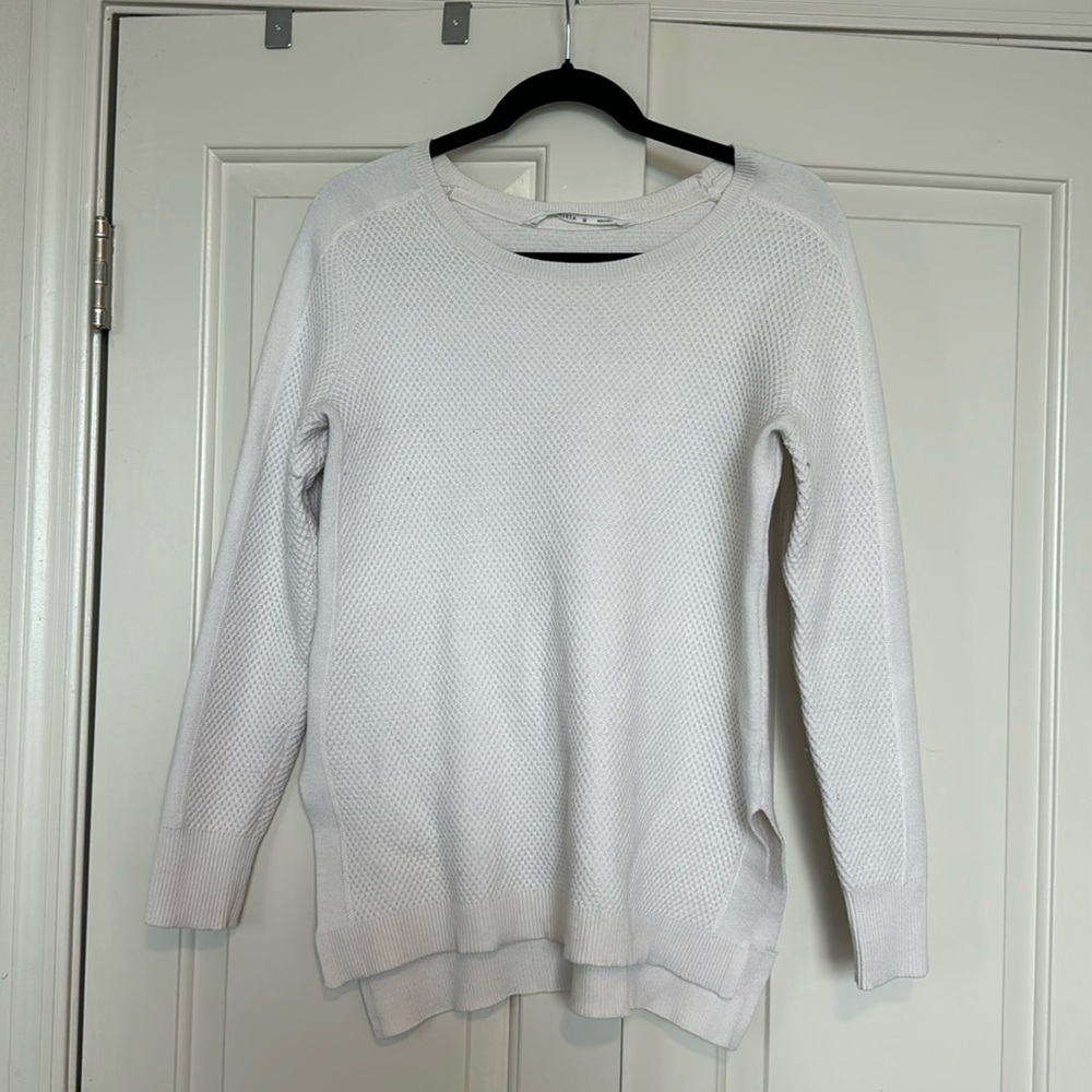Athleta cream colored sweater